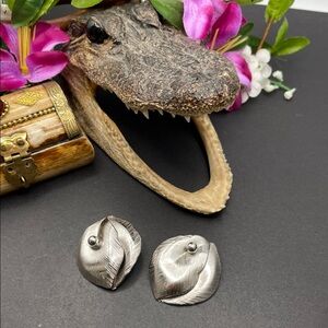 Whiting and Davis Lilly clip earrings vintage